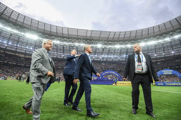 额转会费形 额转会费形