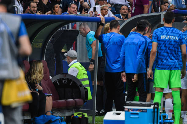 不仅让利物 不仅让利物