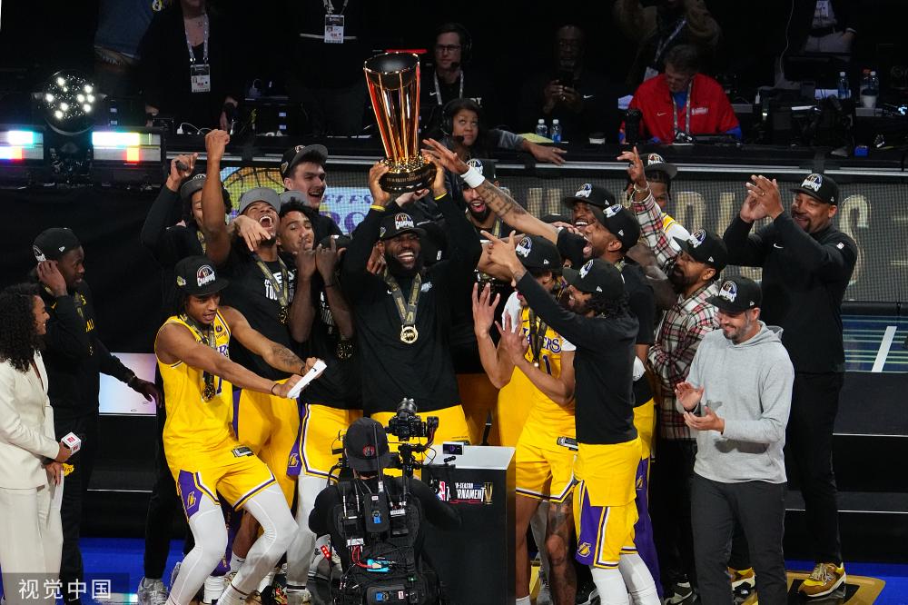 足坛展现出 足坛展现出