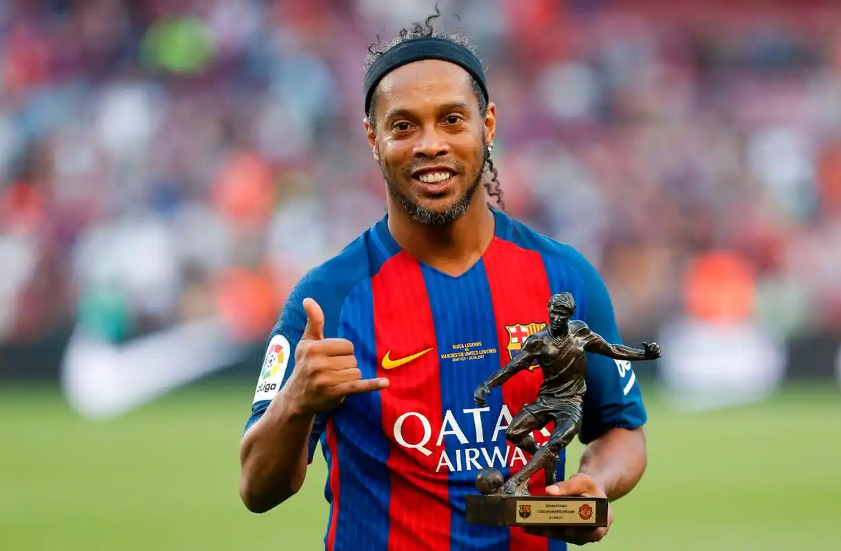 如今效力于 如今效力于